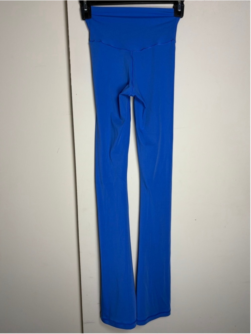 OFFLINE by Aerie Real Me High Waisted Crossover Flare Legging Size S - Picture 2 of 8